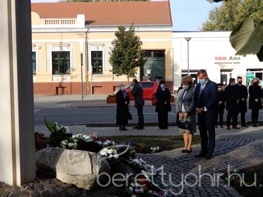 Az '56-os forradalomra emlékeztünk 43